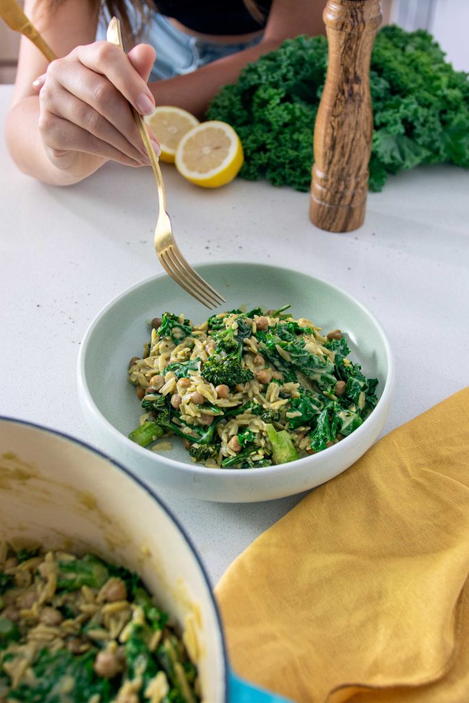 One Pot Creamy Pesto Orzo plantbaes